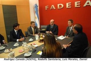 web-rodrgez_canedo_adefa_rodolfo_santolaria_luis_morales_daniel_indart_en_la_cabecera_de_la_mesa.jpg