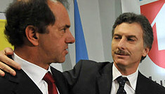 scioli_macri_235p120109.jpg