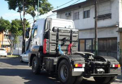 Tanque - Unidad con mochila de urea instalado en la via publica